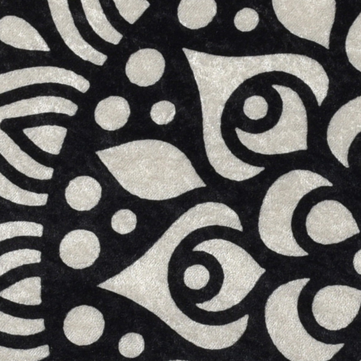 Alfombra de baño blanca y negra (4)