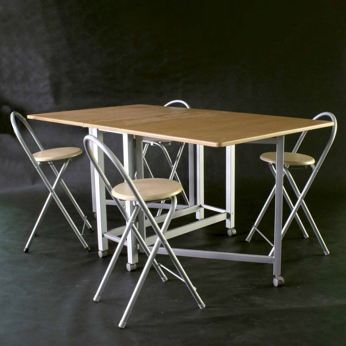 Conjunto mesa y 4 taburetes en madera de jardín (3)