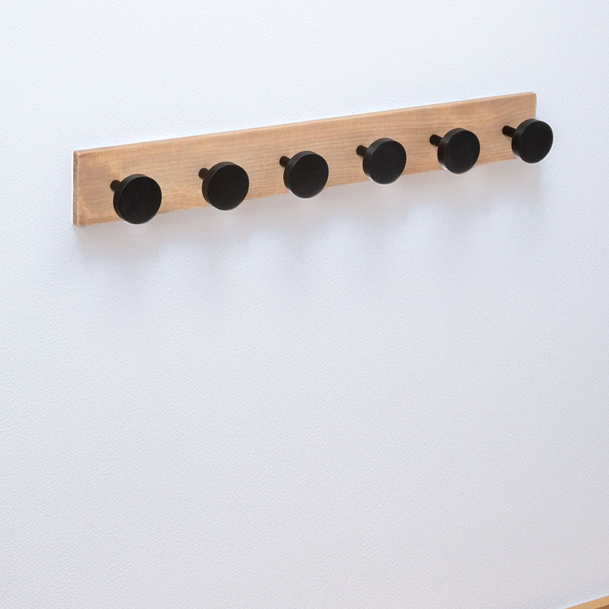 Perchero para abrigos de madera con 6 ganchos (3)
