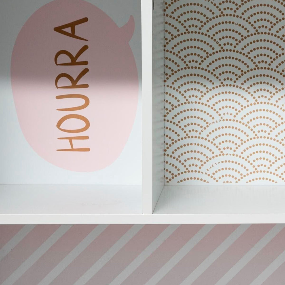 Librería infantil color rosa (4)