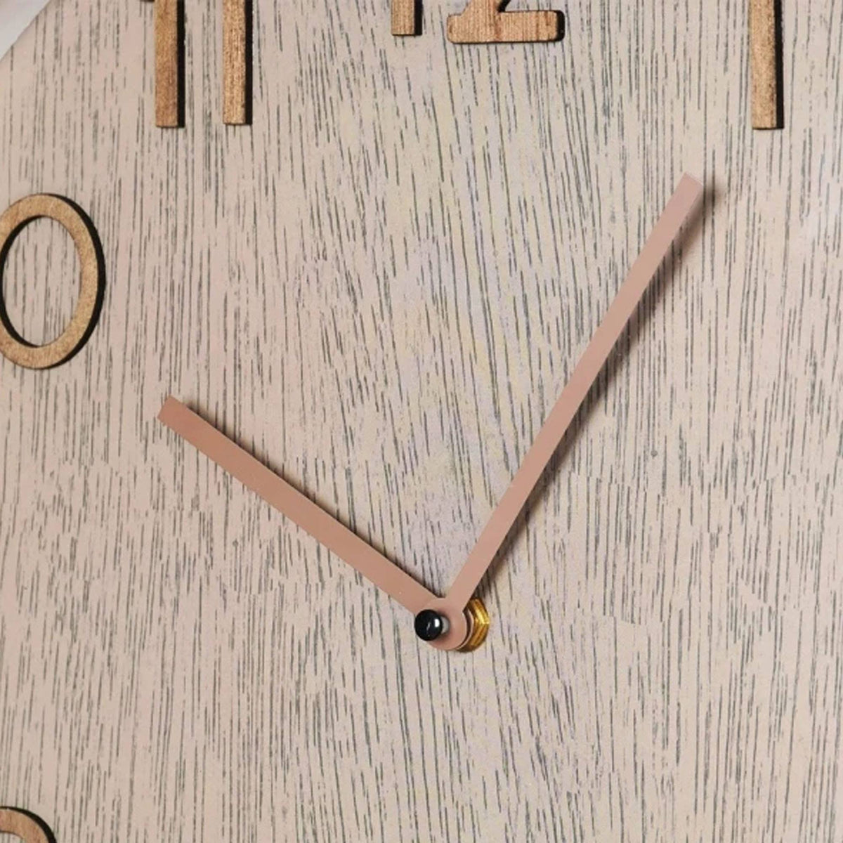 Reloj de pared de madera moderno marrón oscuro Ø38x5cm (6)