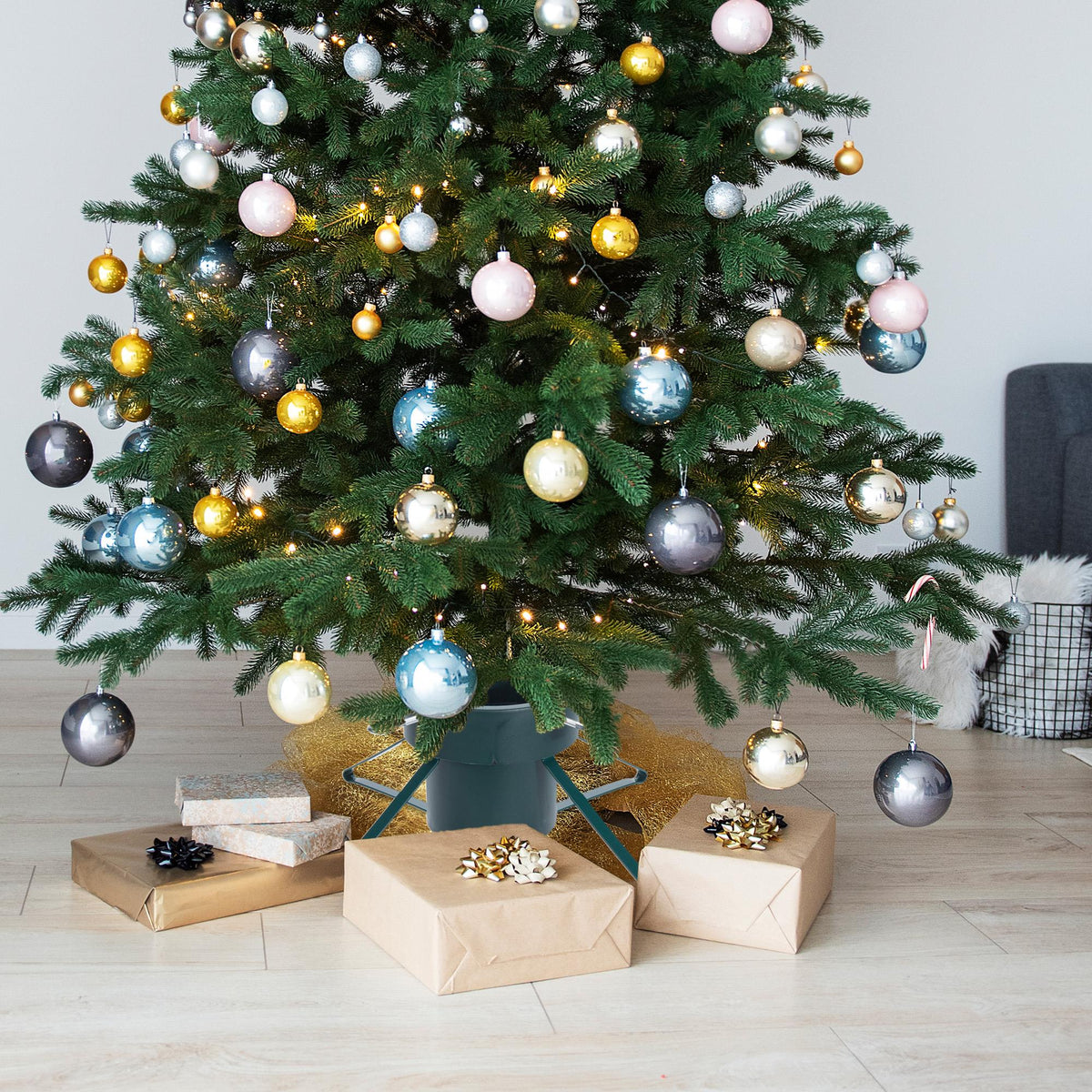 Soporte para árbol de Navidad con patas metálicas y depósito agua (4)