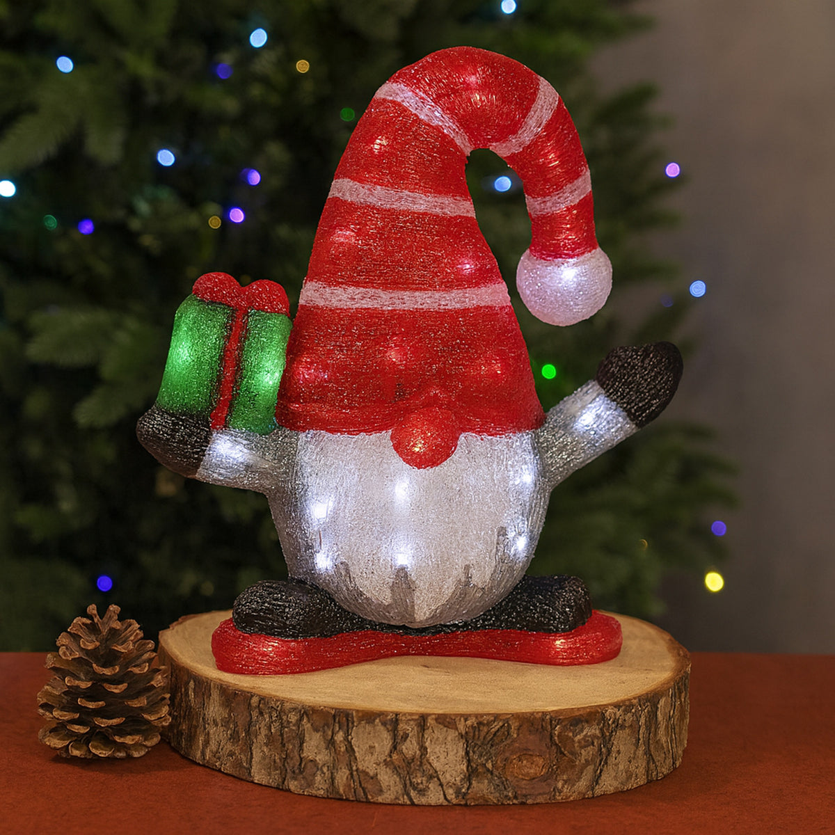 Gnomo navideño con 40 luces LED y temporizador 35x15x40cm (3)