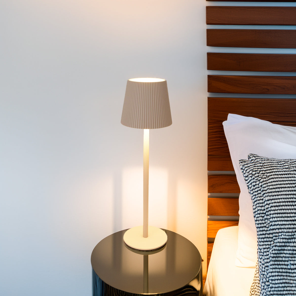 Lámpara de mesa LED recargable crema 4 niveles brillo Ø10,5x36cm (3)