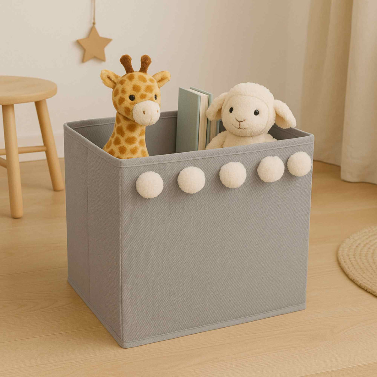 Caja de almacenamiento infantil con pompones gris 30x29x29cm (4)