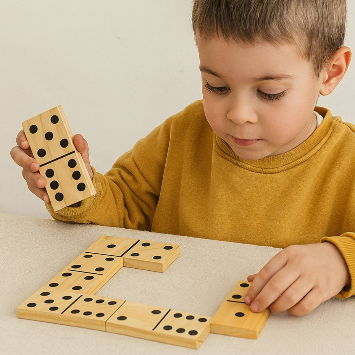 Dominó de madera 28 pzs juego clásico 13,5x6,3x1,3cm (4)