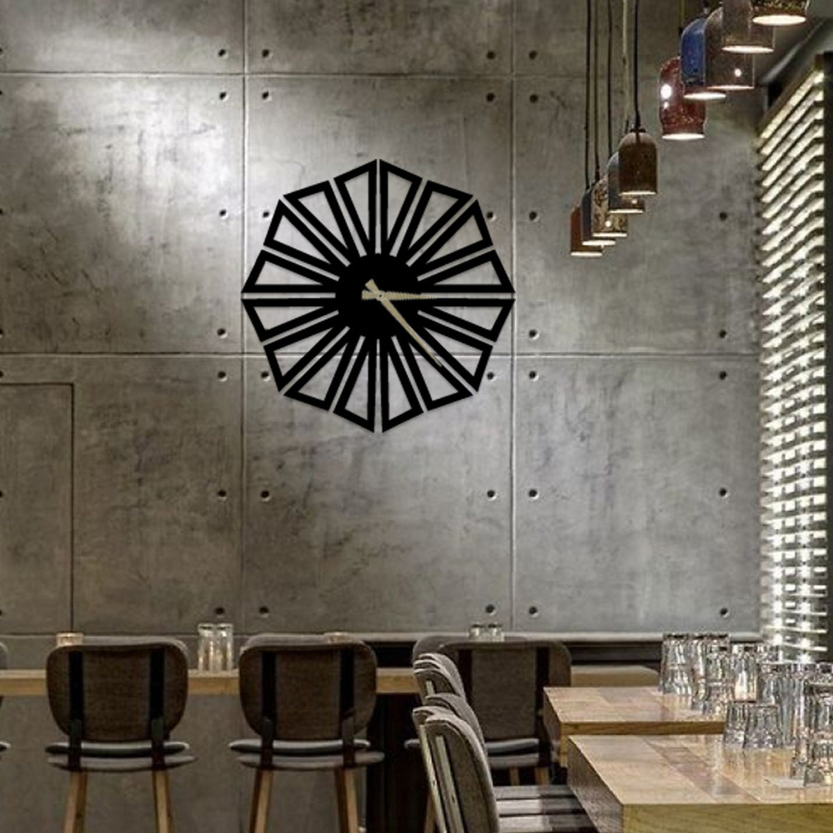 Reloj de pared metal decorativo estilo triángulos (3)