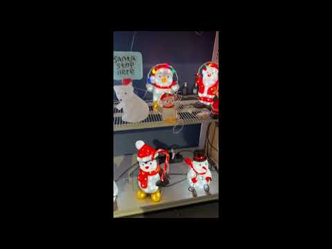 Vídeo del producto Gnomo navideño con 40 luces LED y temporizador 35x15x40cm